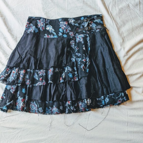 Free People Dresses & Skirts - Free People Vintage Black Floral Large Mini Skirt